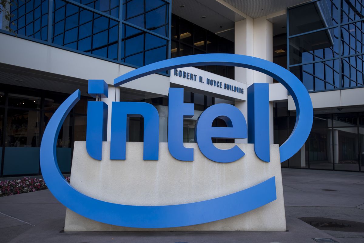 Intel Talks to and Samsung to Outsource Production