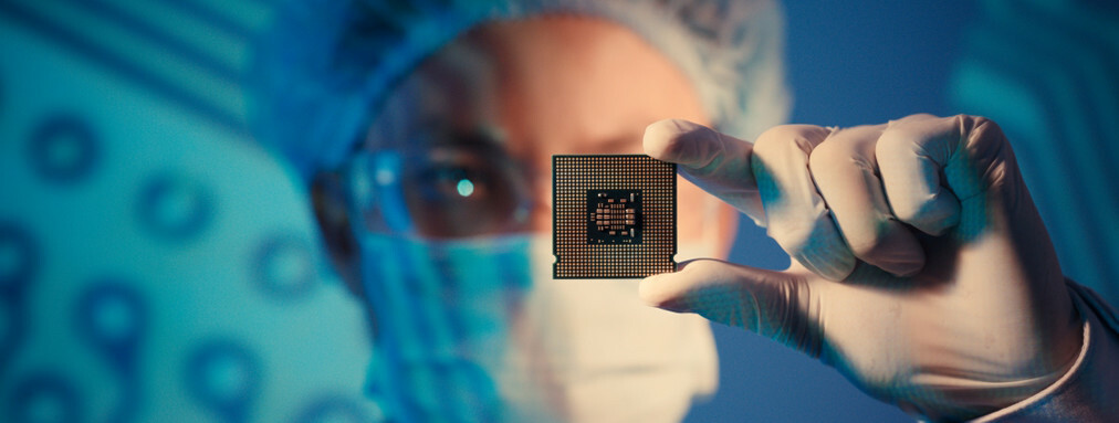 Intel Talks with Samsung to Outsource: An Overview
