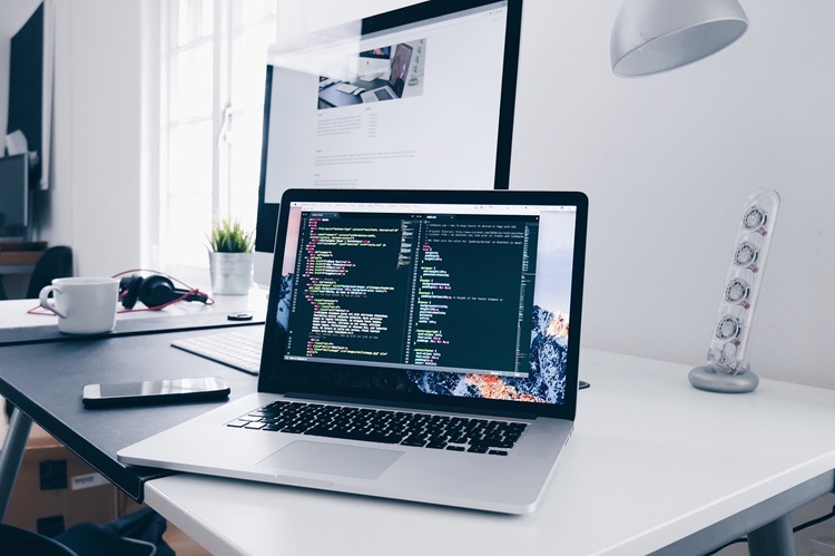 Software Architecture and Design Patterns in an AI Era